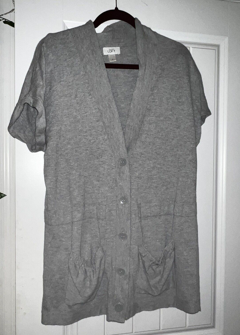 ann Taylor LOFT grey short sleeved cardigan with pockets unique size SMALL
